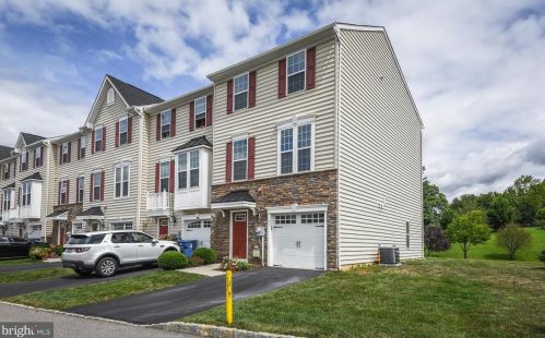 73 Old Cedarbrook Rd, Wyncote, PA 19095-2038