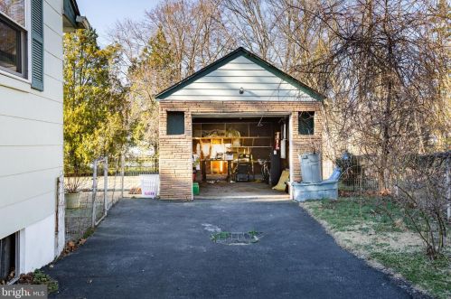 307 Veterans Dr, Palmyra NJ  08065-2319 exterior