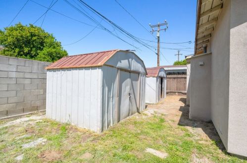 340 Willow Ave, Rialto CA  92376-5832 exterior