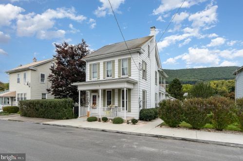 233 2nd St, Lykens, PA 17048-1104