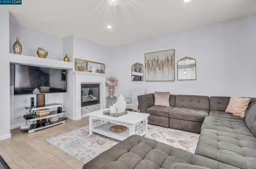 13 Plum Tree Ln, West Pittsburg, CA 94565-6829