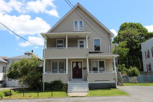 118 Maltby St, Huntington CT  06484-3969 exterior