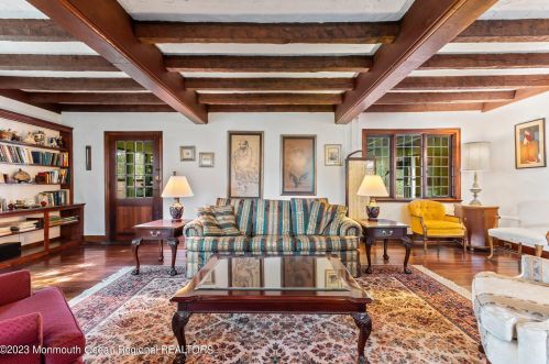 25 Schanck St, East Freehold NJ  07728-1844 exterior