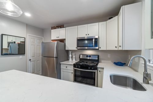 2871 Fernwald Rd, Pittsburgh PA  15217-3148 exterior