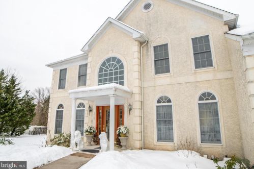 119 Danby Ct, Southampton, PA 18966-1533