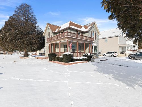 47 Russell Dr, Random Lake WI  53075-1770 exterior