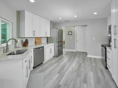 813 Buttonwood Ct, Marco Island FL  34145-2300 exterior