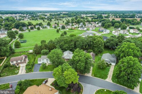 96 Royal Grant Way, Dover DE  19901-6124 exterior