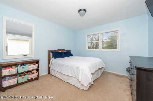 15 Hawthorne Ave, Holmdel Village NJ 07733-1035 exterior