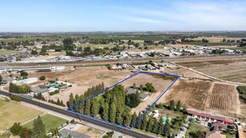 1812 Golf Rd, Turlock CA  95380-9746 exterior