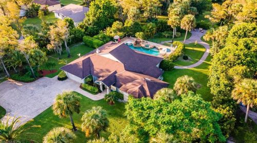 4321 15th Ave, Naples, FL 34116-5135