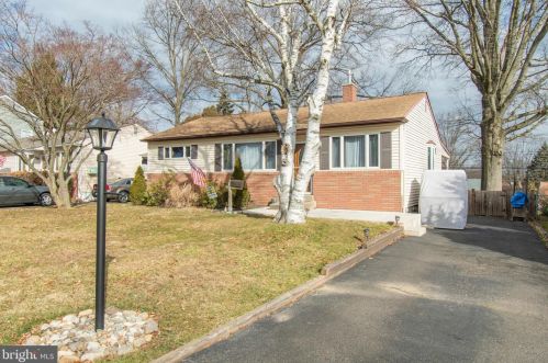 115 Fern Ave, Willow Grove, PA 19090-2706