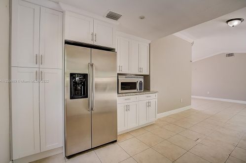 5730 199 St, Hialeah FL  33015-4933 exterior