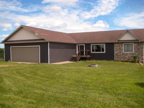 24706 Sunset Ridge Ln, Lynxville, WI 54626-7705