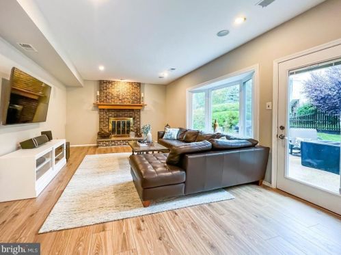 1344 Buford Dr, Yardley PA 19067-4342 exterior