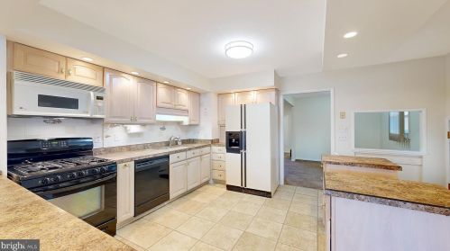 975 Carvel Dr, Dover DE  19901-6685 exterior