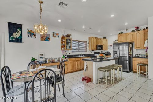 8826 12 St, Phoenix AZ 85086-7450 exterior