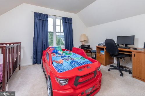 1 Helen Lois Ct, Pilesgrove NJ  08098-2639 exterior