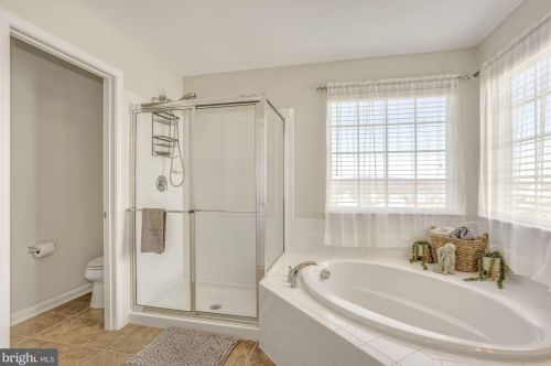 13503 Eagles Rest Dr, Leesburg VA 20176-5035 exterior