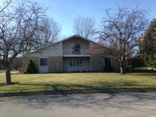 1392 Valhalla St, Upland, IN 46989-9003