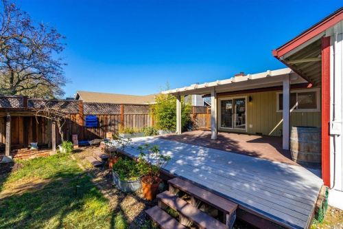 144 Fulton Pl, Windsor CA  95492-9474 exterior