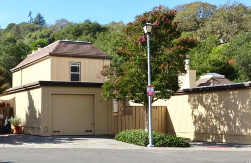 2114 Knolls Dr, Santa Rosa, CA 95405-8340