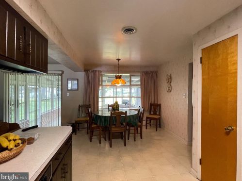 714 Pomona Rd, Riverton NJ 08077-4233 exterior