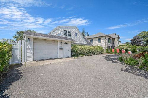 46 Middle Ln, Westbury, NY 11590-6308