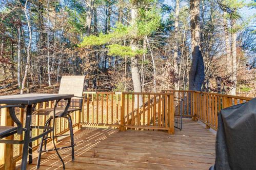 30 Porcupine Cir, Salem NH  03079-2868 exterior