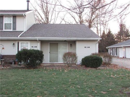 4905 Independence Cir, Cuyahoga Falls OH  44224-2043 exterior