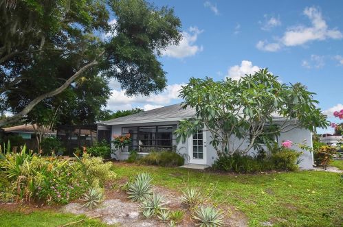 308 South Dr, Nokomis FL  34275-1343 exterior