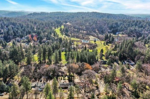 15953 Norlene Way, Grass Valley CA 95949-6877 exterior
