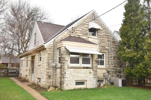 2860 77 St, Milwaukee WI 53219-2767 exterior