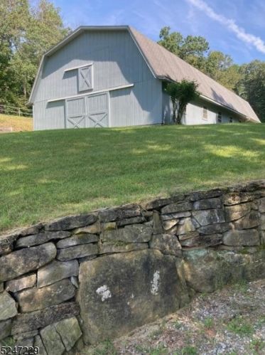 55 Hunts School Rd, Fredon NJ  07860-5405 exterior