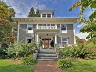 1529 29th Ave, Portland, OR 97210-2458