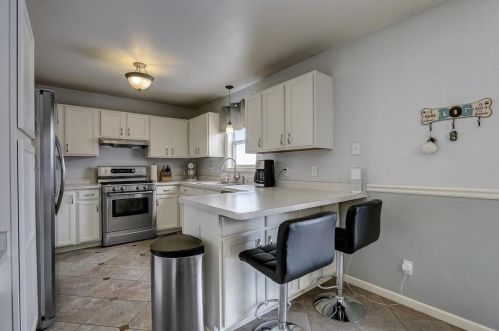 1324 Niagara St, Waukesha, WI 53186-3950