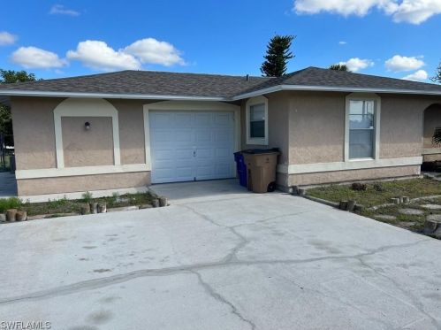 22 Charwood Cir, Lehigh Acres, FL 33936-5914