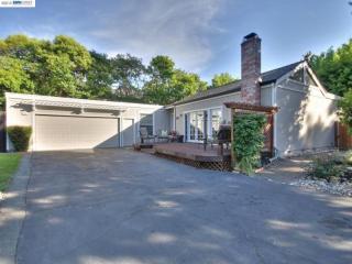 24 Creek Tree Ln, Alamo, CA 94507-1916