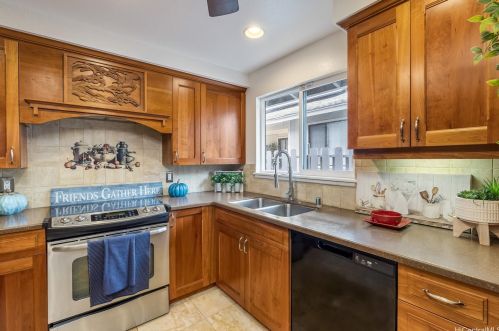 91-1065 Huluhulu St, Ewa Beach HI  96706 exterior