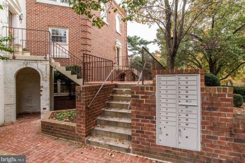 4307 Massachusetts Ave, Washington, DC 20019-5623