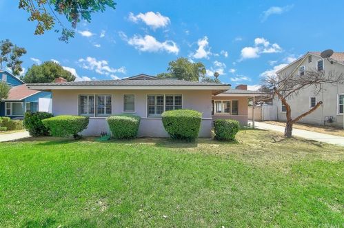 6928 Yellowstone Dr, Riverside CA  92506-3924 exterior