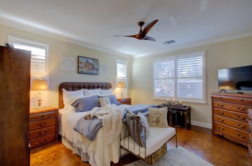 2864 Westport Cir, Valley Home CA  95361-8162 exterior