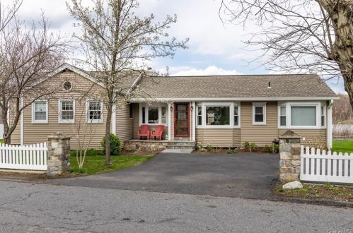 115 Lake Shore Dr, Mahopac, NY 10541-1325