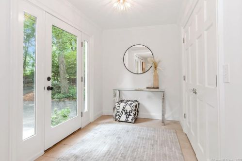 39 Shady Ln, New Canaan, CT 06840-6430
