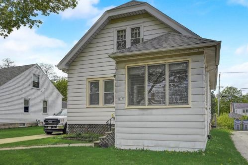 239 60, Milwaukee WI 53219-2131 exterior