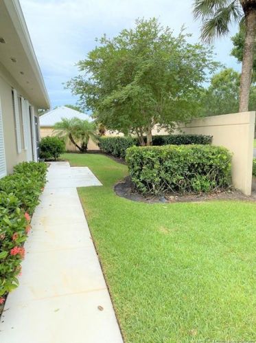 1910 York Ln, Palm City, FL 34990-7531