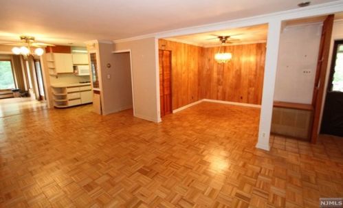 434 Harristown Rd, Ridgewood NJ  07452-2836 exterior