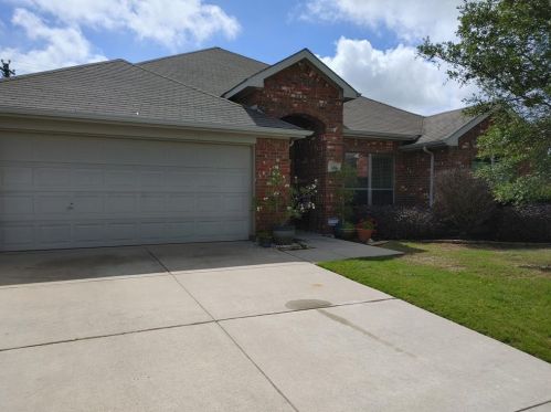 526 Westminster Dr, Midlothian TX  76065-8726 exterior