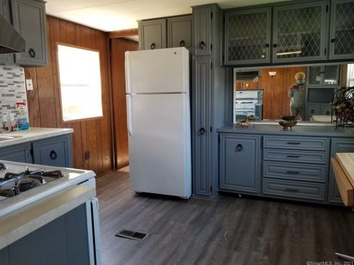 199 G St, Groton, CT 06340-5373