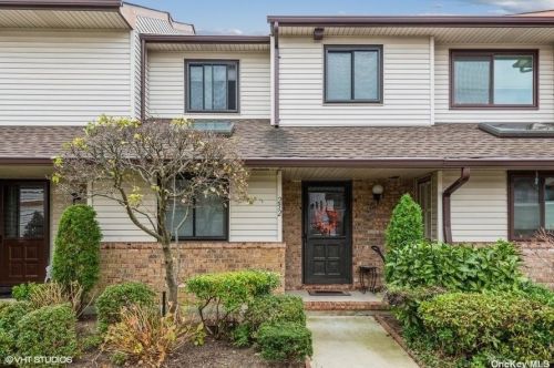 252 Aspen Ct, North Wantagh, NY 11793-2772
